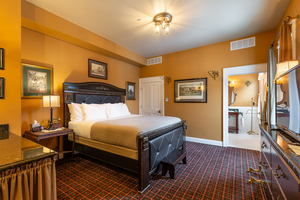 The Equestrian Suite - Room 205 Photo 6