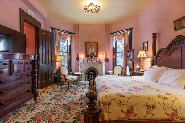 Sarah Steele's Suite - Room 203 Photo 1