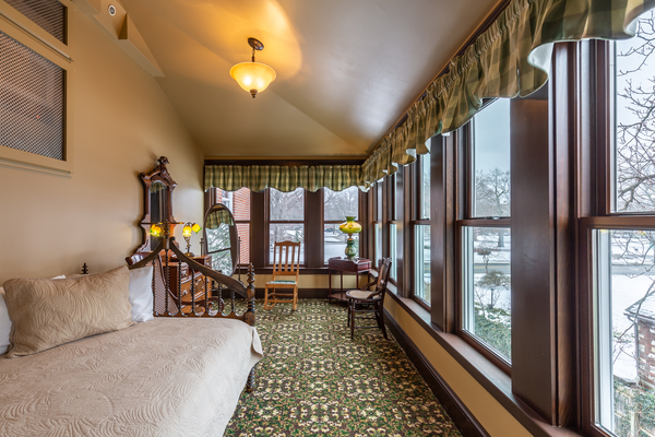 George Steele's Suite - Room 204 Photo 3