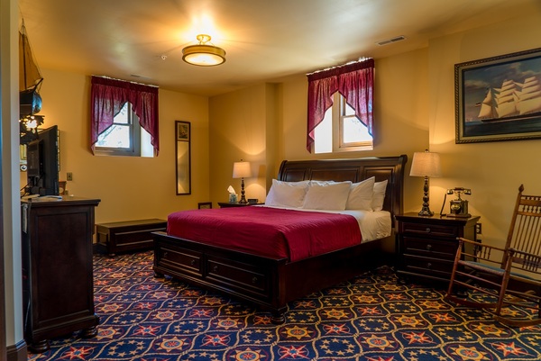 Captain's Berth - Room 301 Photo 2