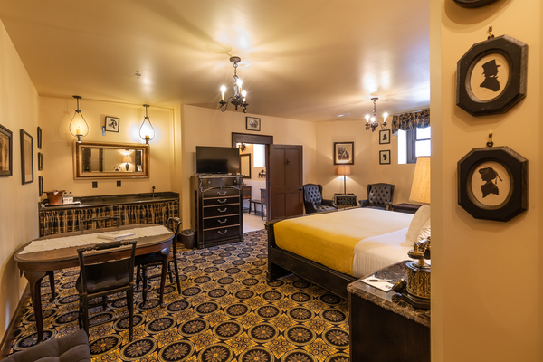 Silhouette Room - Room 303 Photo 3