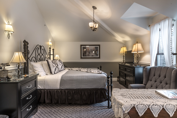 Domino Room - Room 307 Photo 1