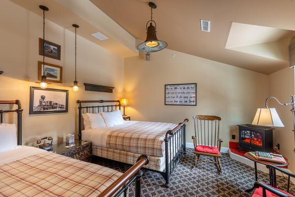 Railroad Room - Room 306 Photo 4